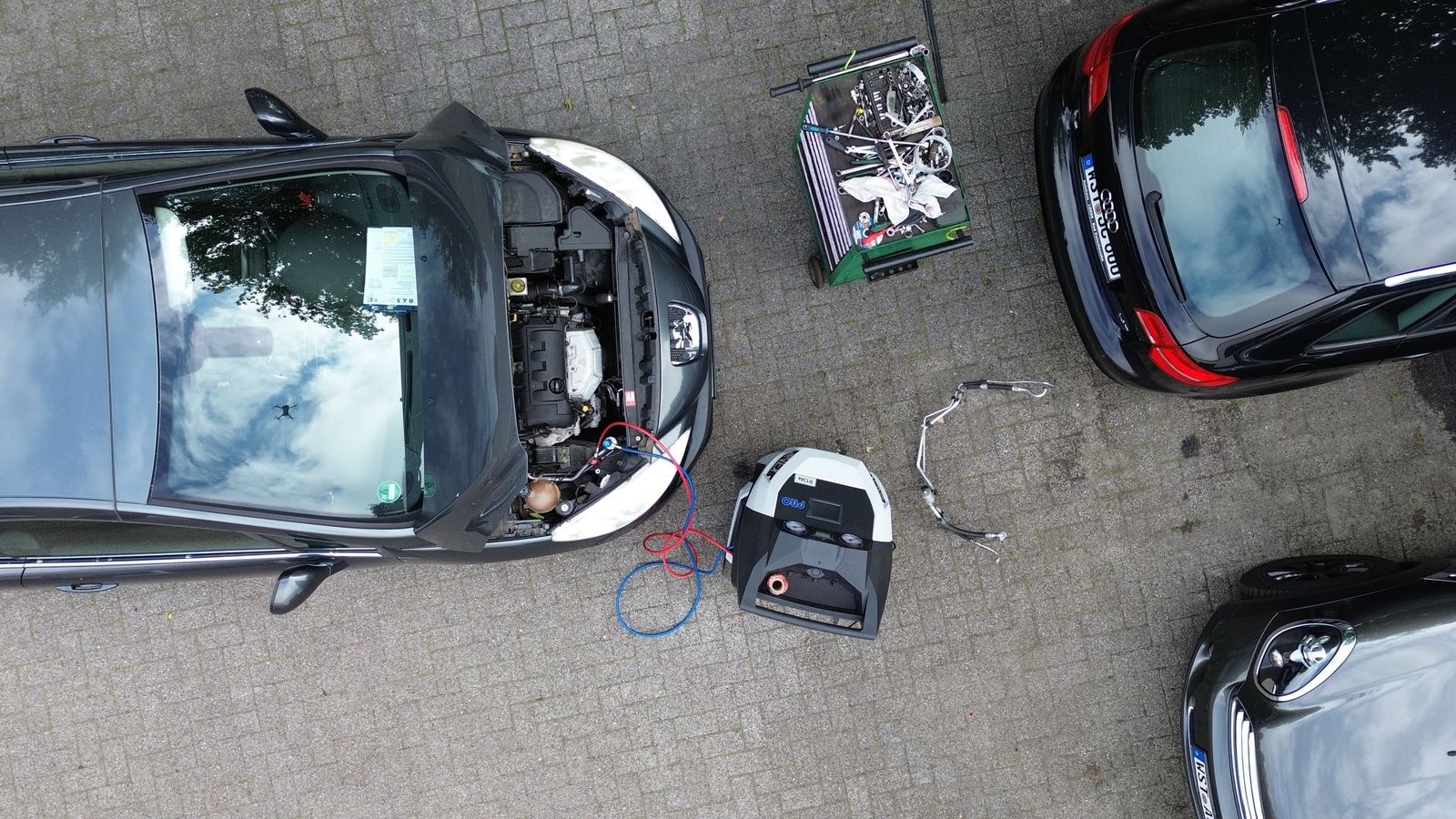 Reparatur im Motorraum